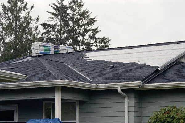 New home construction with Everstead Roofing installation